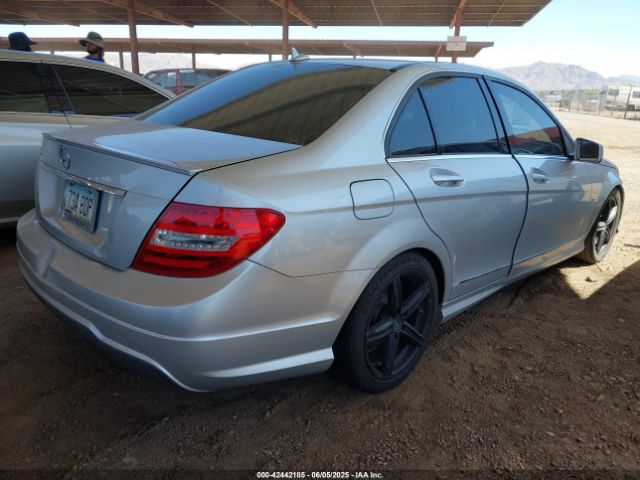 2012 MERCEDES-BENZ C 250 WDDGF4HB3CR235072 Photo 3