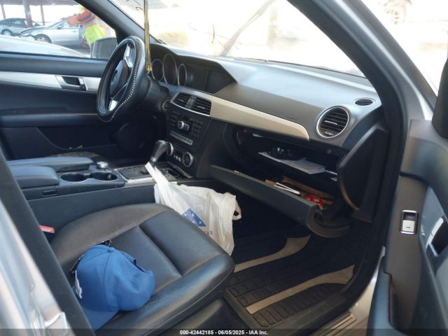 2012 MERCEDES-BENZ C 250 WDDGF4HB3CR235072 Photo 4