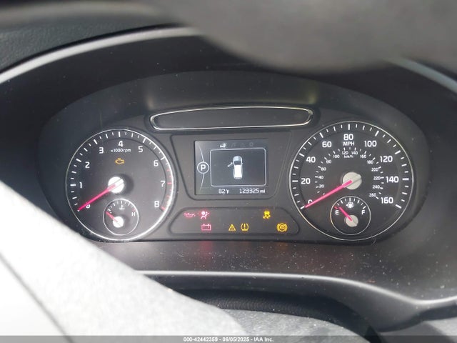 5XYPG4A39HG245573 KIA 2017