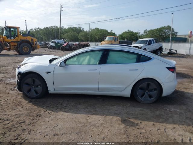 5YJ3E1EA7LF736977 Tesla MODEL 3
