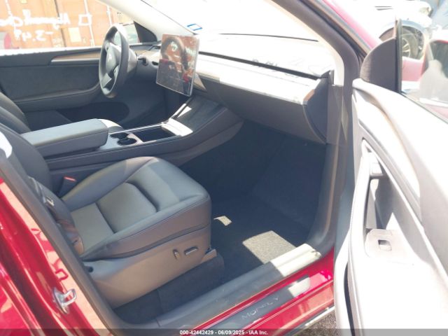 2024 TESLA MODEL Y 7SAYGDEE2RA281209 Photo 4