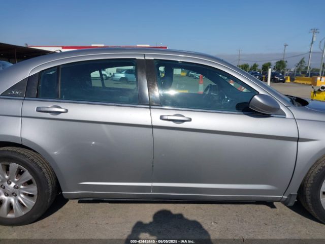 1C3CCBAB3EN230274 Chrysler 200 LX