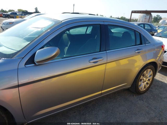 1C3CCBAB3EN230274 Chrysler 200 LX