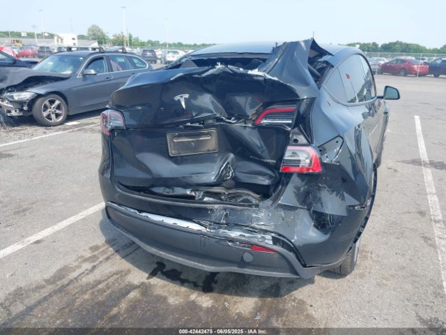 2024 TESLA MODEL Y 7SAYGDEE1RA235502 Photo 5