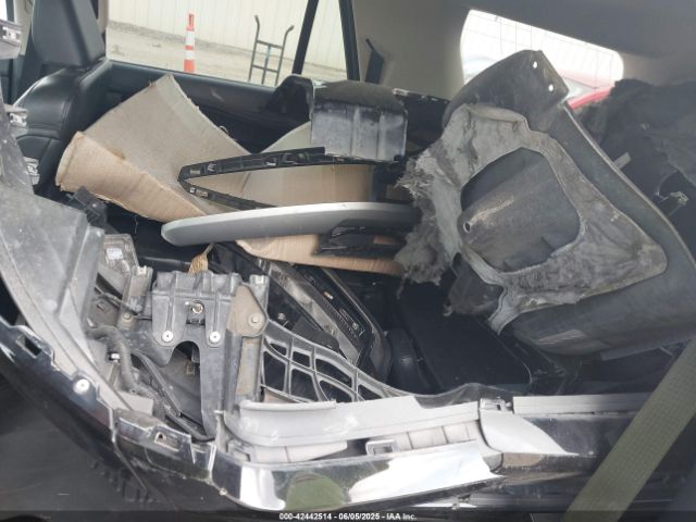 1FMJU1HT1NEA48772 Ford Expedition Xlt