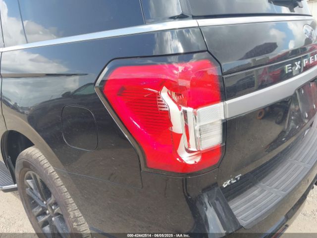 1FMJU1HT1NEA48772 Ford Expedition Xlt