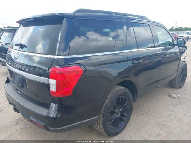 1FMJU1HT1NEA48772 Ford Expedition Xlt