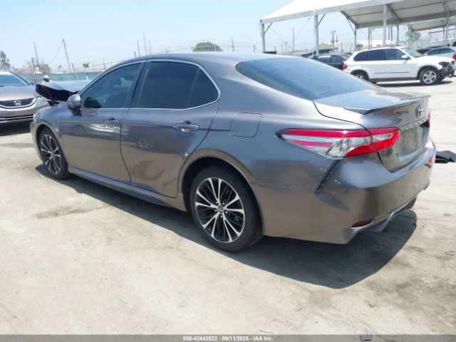 2018 TOYOTA CAMRY 4T1B11HK9JU015104 Photo 2