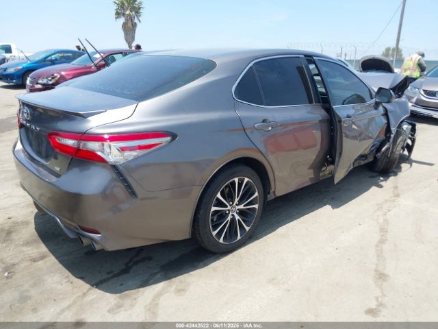 2018 TOYOTA CAMRY 4T1B11HK9JU015104 Photo 3