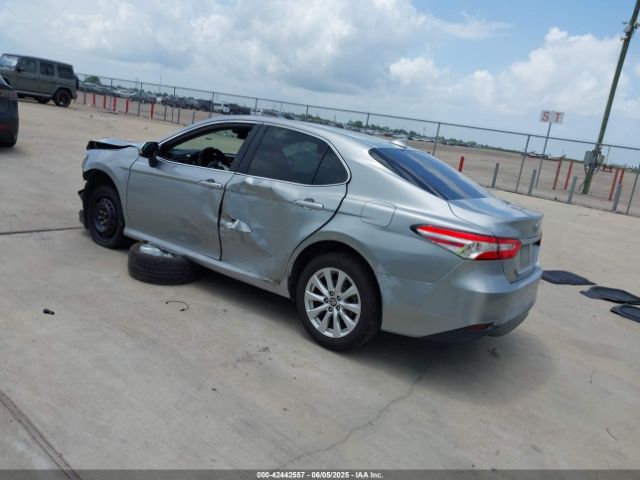 2020 TOYOTA CAMRY 4T1C11AK8LU937297 Photo 2