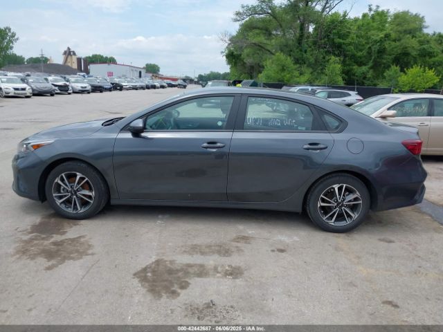 3KPF24ADXRE770496 KIA Forte Lxs