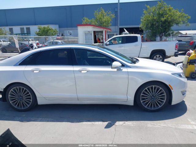 3LN6L2LU6FR614177 Lincoln 2015