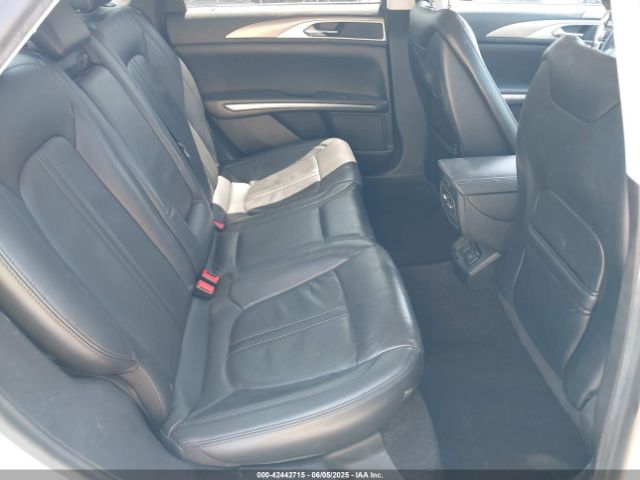 3LN6L2LU6FR614177 Lincoln 2015