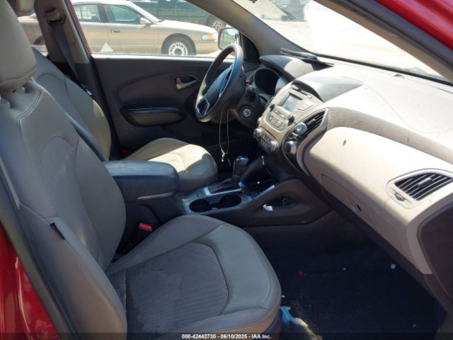 KM8JT3AF1FU085895 Hyundai TUCSON GLS