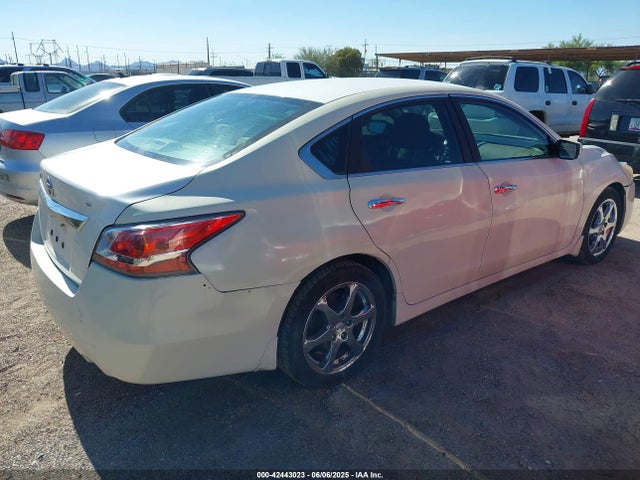 Nissan Altima 2.5 S 2015 1N4AL3APXFC464919 Image 4