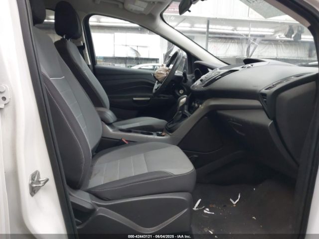 1FMCU0GX3EUD57480 Ford Escape