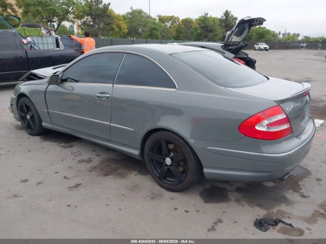 2005 MERCEDES-BENZ CLK 500 WDBTJ75J85F145858 Photo 2