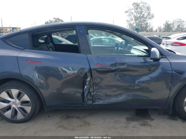 7SAYGDEE2PA042496 Tesla Model Y