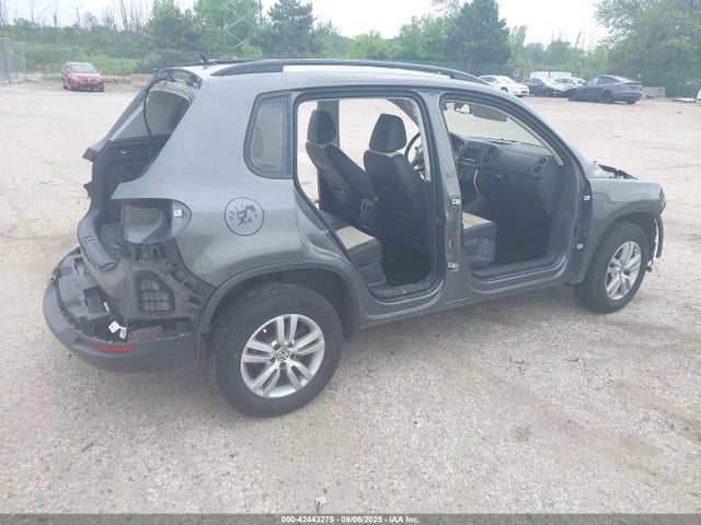 WVGBV7AX4GW600117 Volkswagen 2016