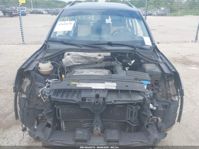 WVGBV7AX4GW600117 Volkswagen 2016