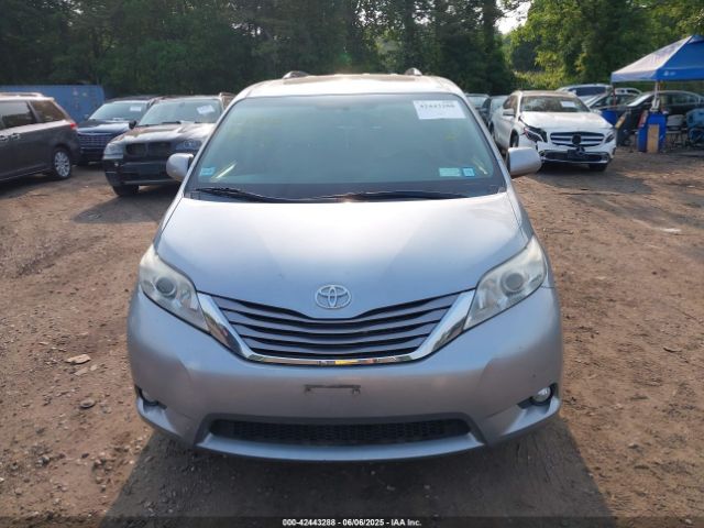 5TDYK3DC2FS582546 Toyota Sienna Xle 8 Passenger