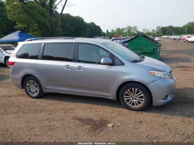 5TDYK3DC2FS582546 Toyota Sienna Xle 8 Passenger