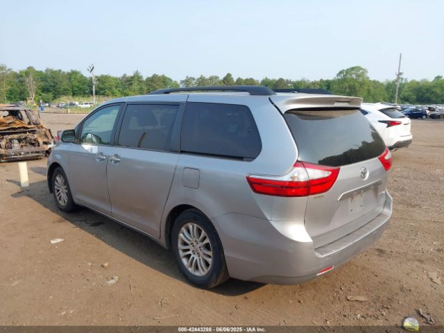 5TDYK3DC2FS582546 Toyota Sienna Xle 8 Passenger