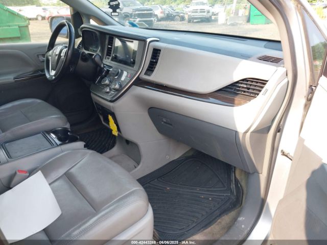 5TDYK3DC2FS582546 Toyota Sienna Xle 8 Passenger