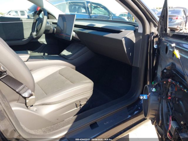 2024 TESLA MODEL 3 5YJ3E1EB2RF735592 Photo 4