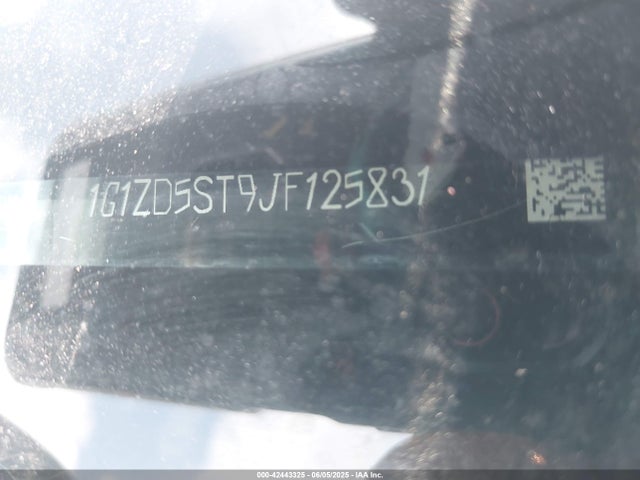 1G1ZD5ST9JF125831 Chevrolet MALIBU LT