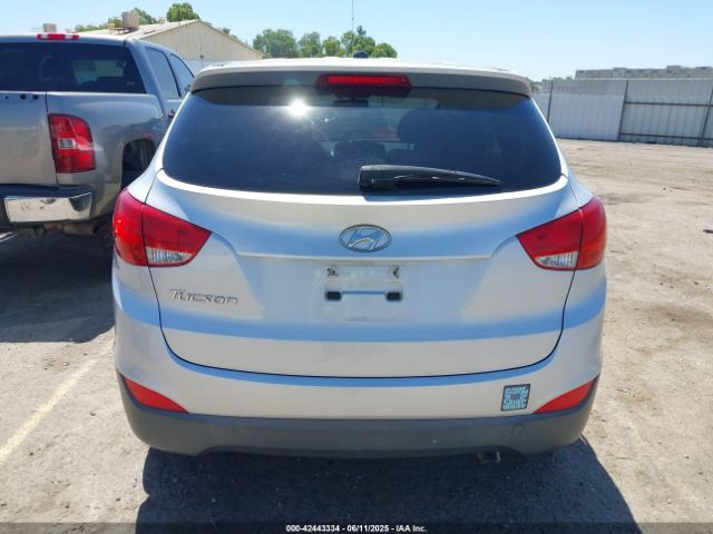 KM8JT3AF5FU008401 Hyundai TUCSON GLS