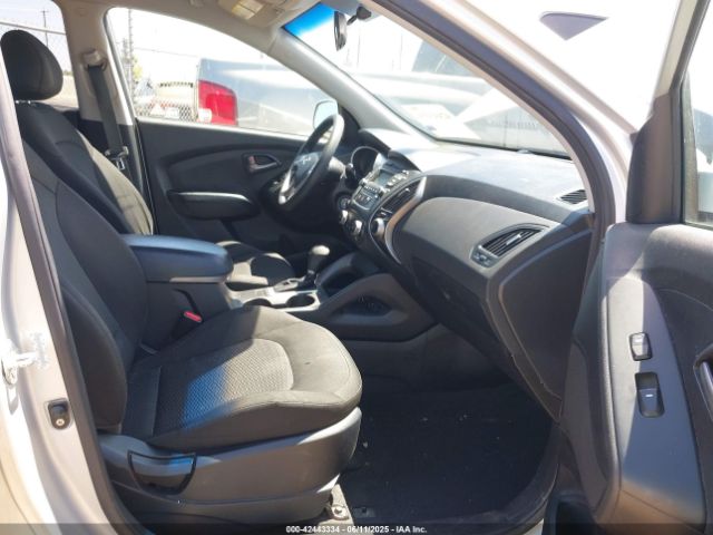 KM8JT3AF5FU008401 Hyundai TUCSON GLS