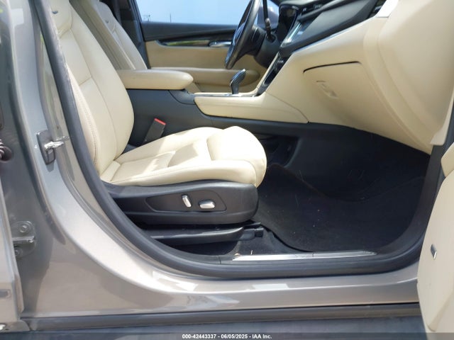 2018 CADILLAC XT5 1GYKNARS5JZ145739 Photo 4