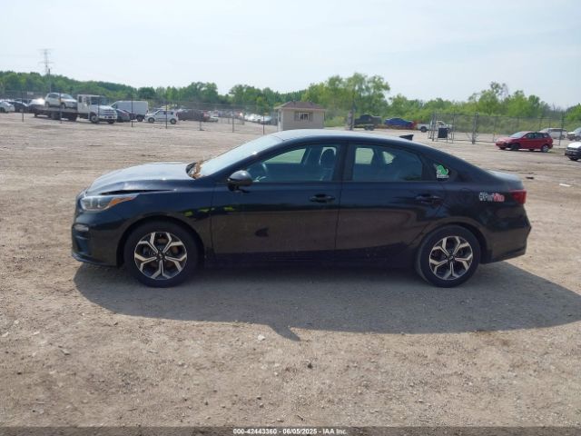 3KPF24AD9KE099585 KIA Forte Lxs