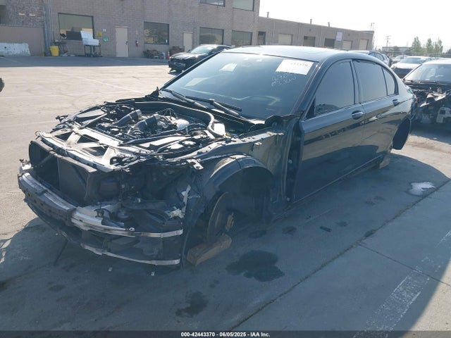 BMW 750i / b7 2017 WBA7F0C3XHGM21548 Image 2