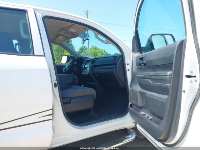 5TFRM5F18GX100681 Toyota Tundra Sr 4.6l V8