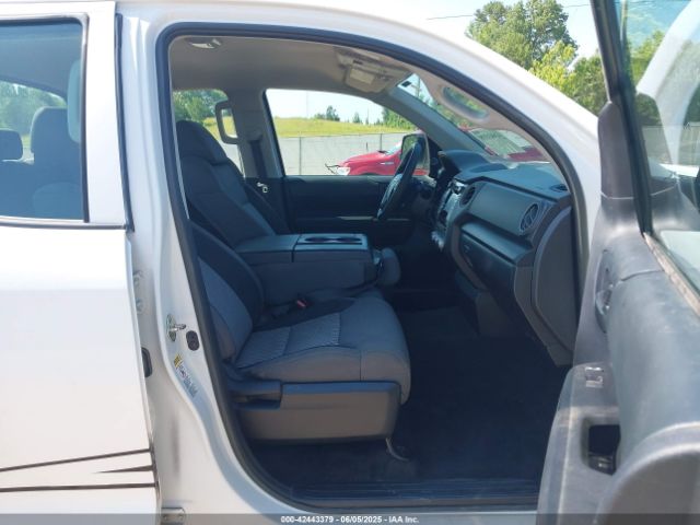 5TFRM5F18GX100681 Toyota Tundra Sr 4.6l V8