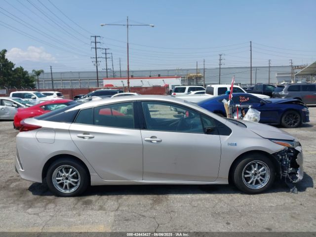 JTDKARFP3K3118706 Toyota Prius Prime Premium