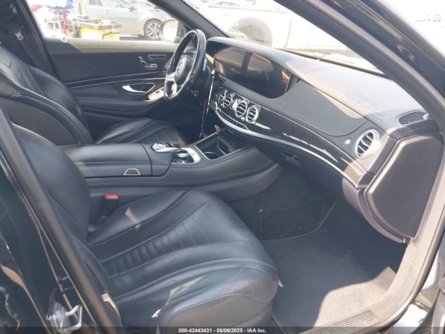 WDDUG8DB1KA453831 Mercedes-Benz S 560