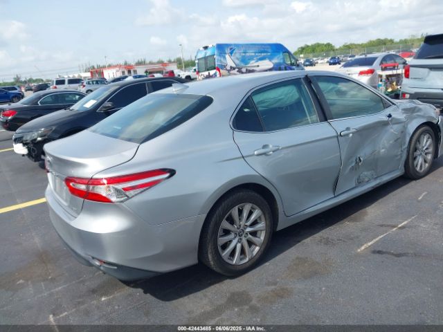 2019 TOYOTA CAMRY 4T1B11HK1KU228887 Photo 3