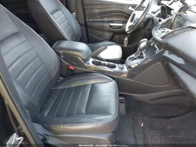 1FMCU0JX4EUB07030 Ford Escape Titanium