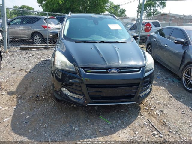 1FMCU0JX4EUB07030 Ford Escape Titanium
