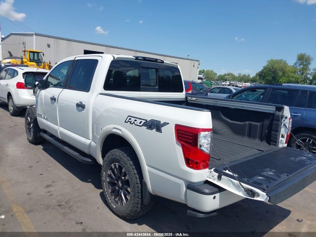 2018 NISSAN TITAN 1N6AA1E54JN551139 Photo 2