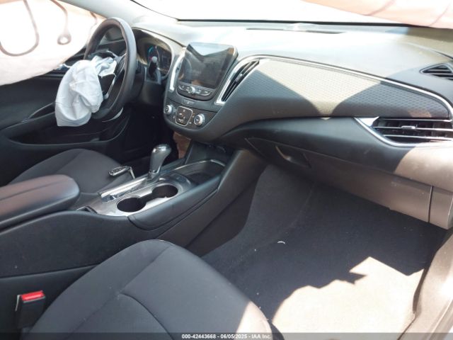 2017 CHEVROLET MALIBU 1G1ZE5ST8HF269927 Photo 4
