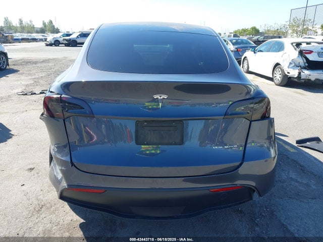 Tesla Model Y 2023 7SAYGDEE5PF588017 Image 17