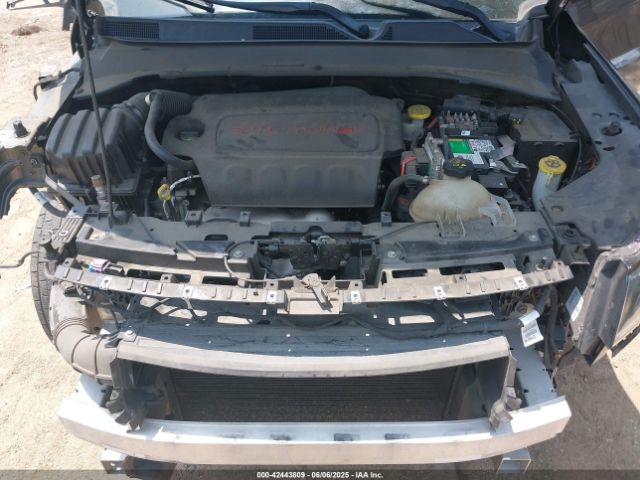 3C4NJCCB5JT253420 Jeep 2018