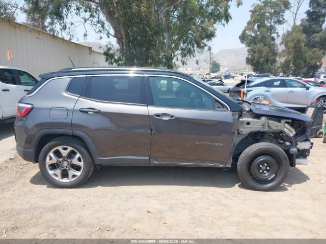3C4NJCCB5JT253420 Jeep 2018
