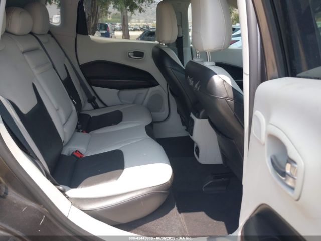 3C4NJCCB5JT253420 Jeep 2018