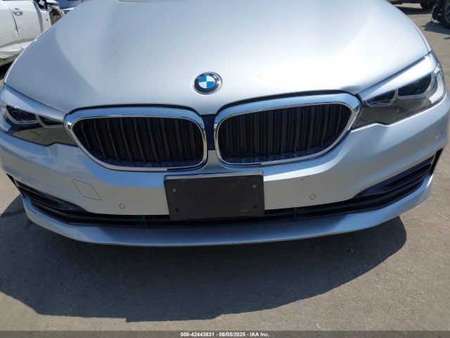 WBAJA5C50KBX86831 BMW 2019