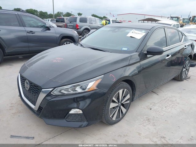 Nissan 2022 2022 1N4BL4DVXNN313456 Image 2